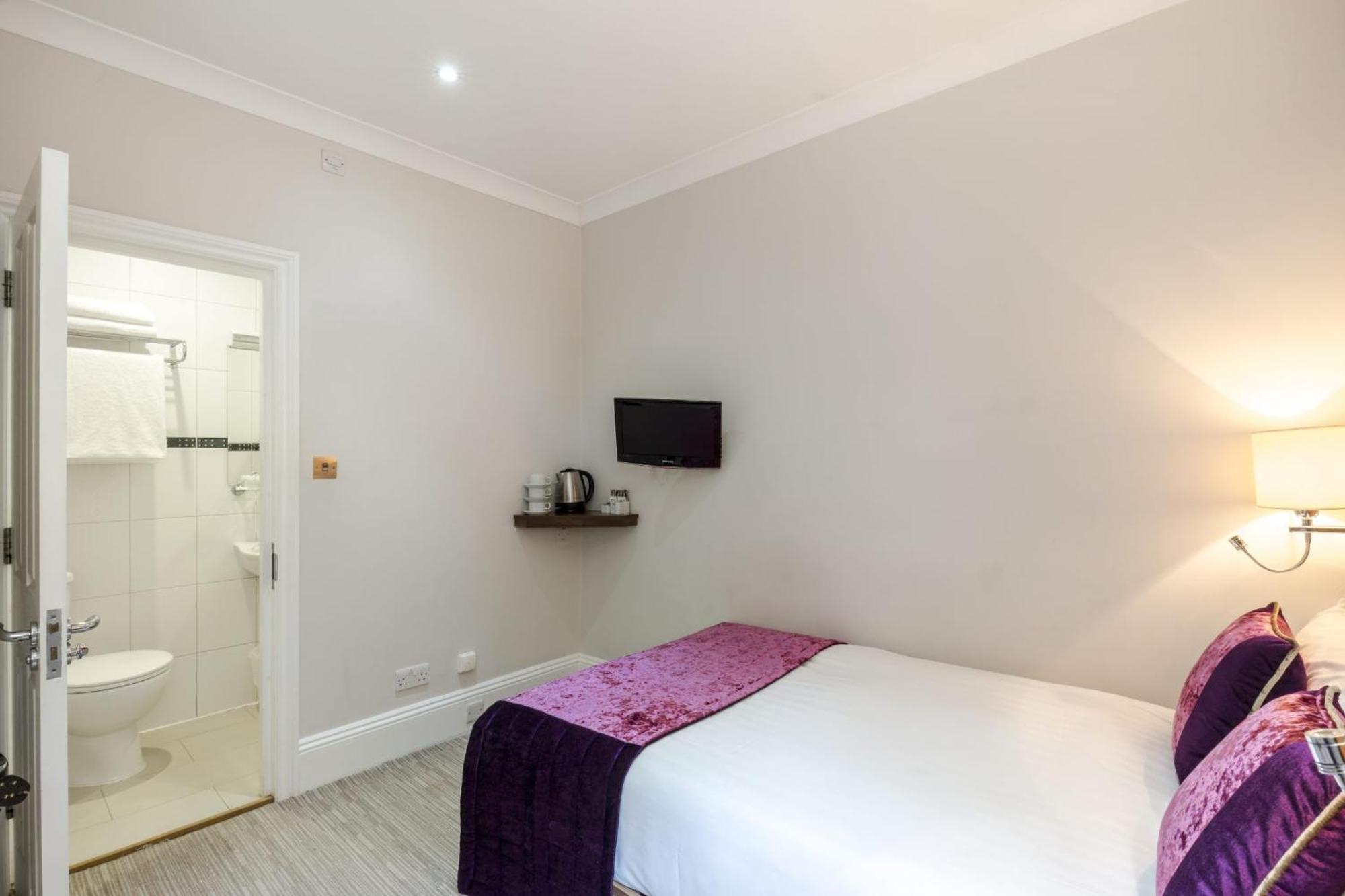 Hotel Hotel Coral Covee Near Delhi Airport By Gross Group New Delhi