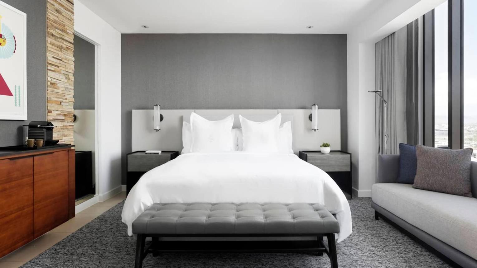 Hotel Coral Covee Near Delhi Airport By Gross Group 3*