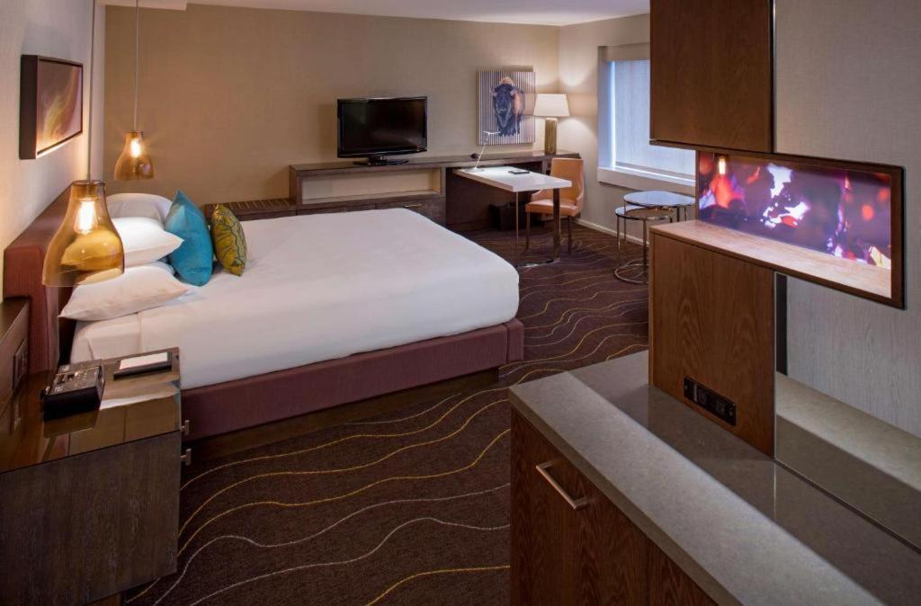 Hotel Coral Covee Near Delhi Airport By Gross Group 3*